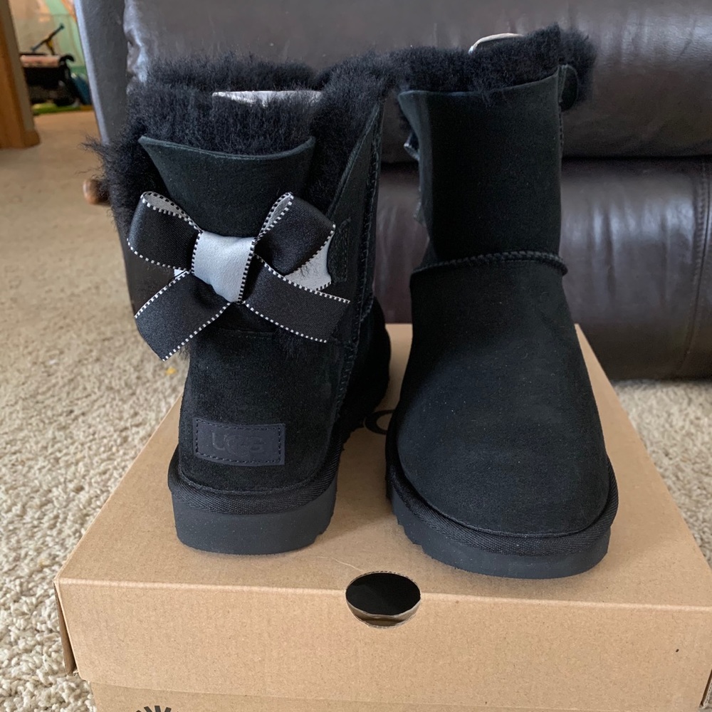 NWT UGG Black Mini Bailey Bow II Shimmer